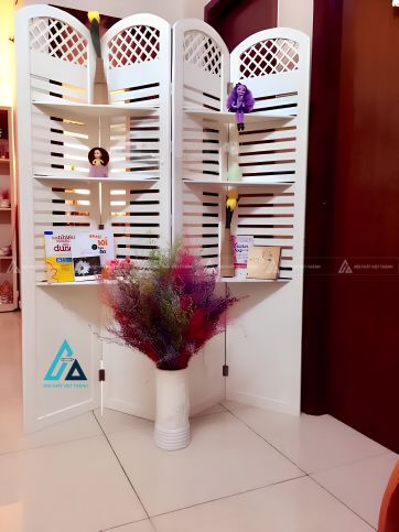 Vách ngăn bình phong di động hệ thanh ngang tích hợp kệ góc 3