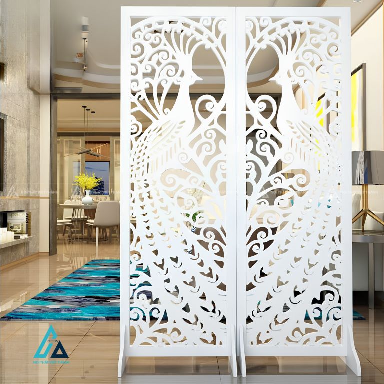 Vách ngăn bình phong cắt hoa văn chim công trang trí phòng khách 3