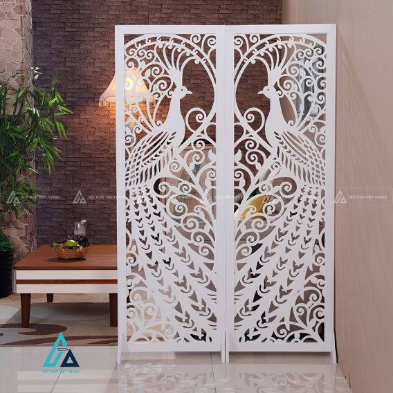 Vách ngăn bình phong cắt hoa văn chim công trang trí phòng khách 4