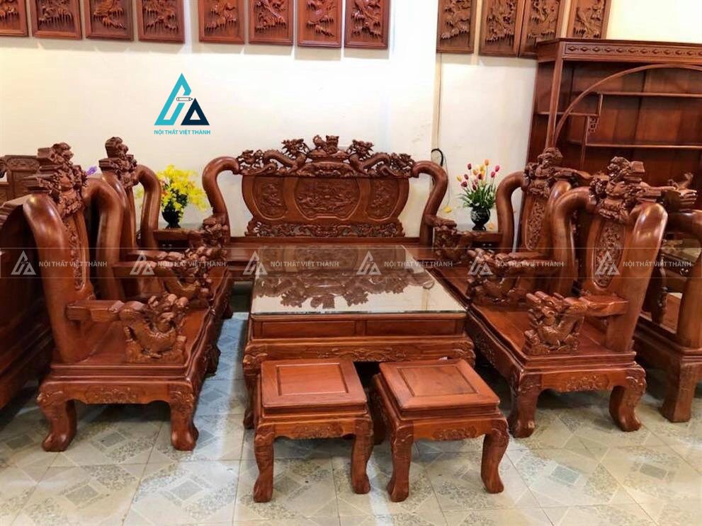 Bộ bàn ghế salon chạm rồng tinh xảo cho phòng khách hiện đại