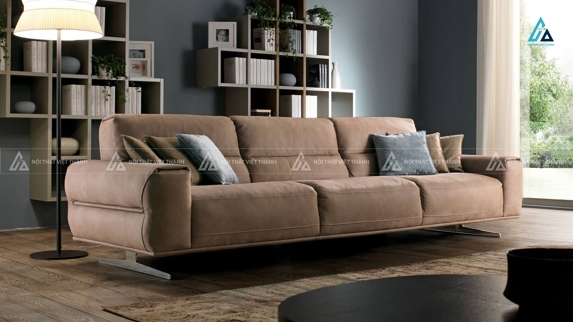 Sofa băng da cao cấp chân kim loại hiện đại màu nâu bò sang trọng