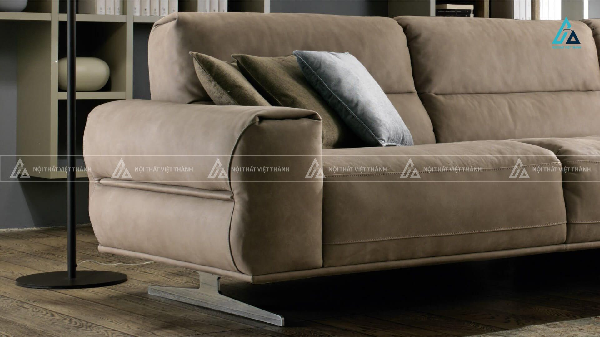 Sofa băng da cao cấp chân kim loại hiện đại màu nâu bò sang trọng 1