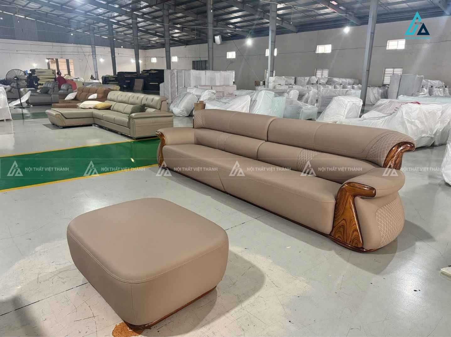 Bộ sofa da văng dài khung gỗ tự nhiên thiết kế tân cổ điển 3