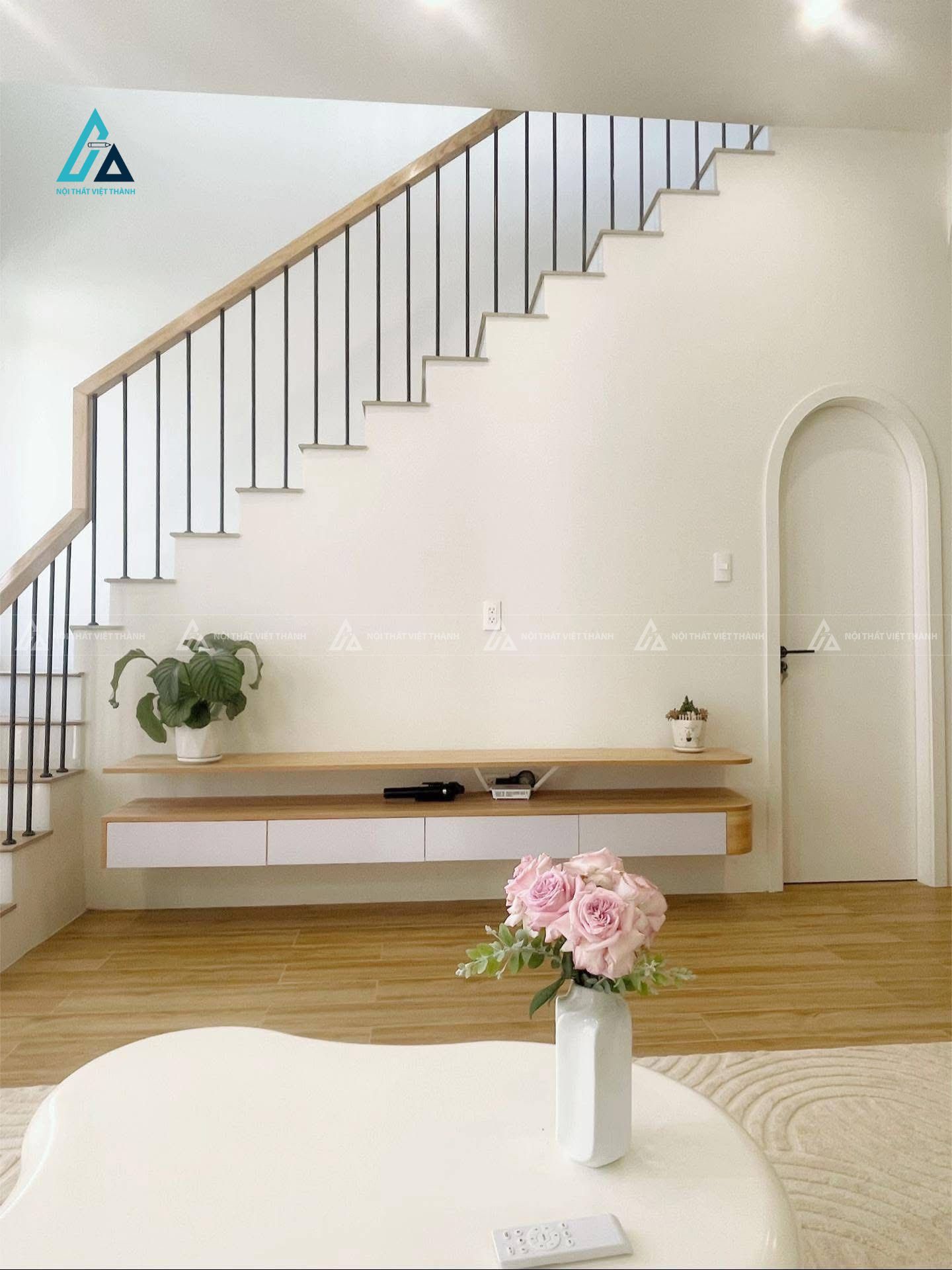 Mẫu thiết kế kệ tivi gỗ công nghiệp treo tường vàng trắng