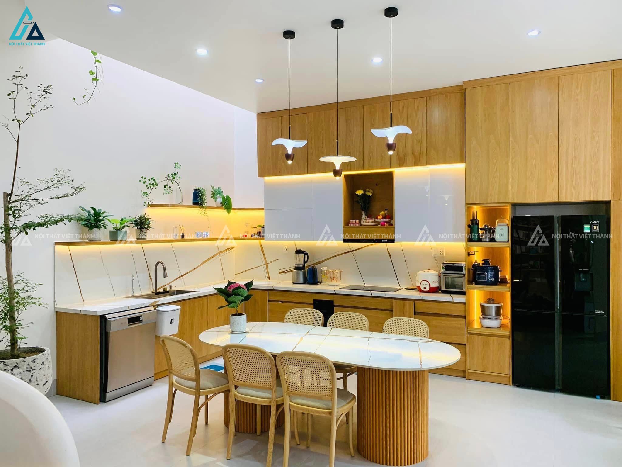 Thiết kế nội thất nhà bếp tone vàng ấm cún