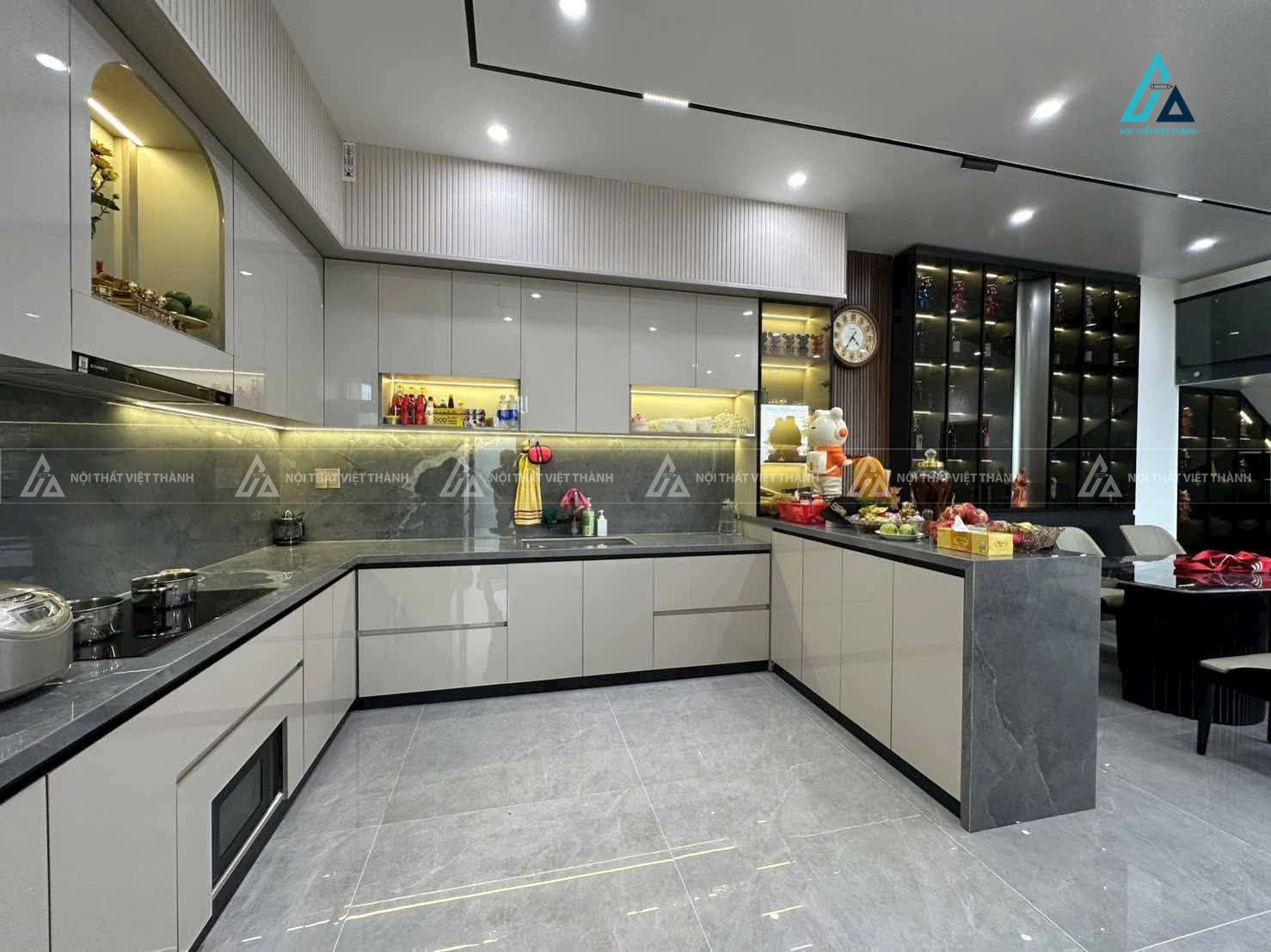 Mẫu thiết kế tủ bếp Acrylic xám kịch trần chữ U