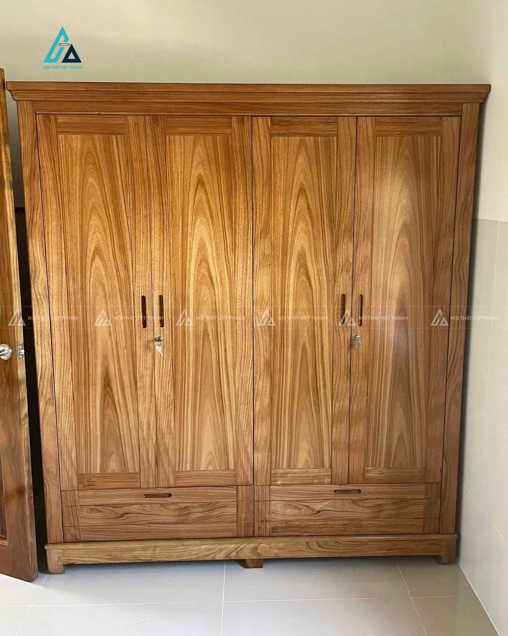 Mẫu thiết kế tủ quần áo gỗ tự nhiên vàng 4 cánh