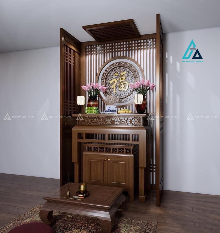Mẫu thiết kế vách ngăn phòng thờ gỗ nâu sọc dài