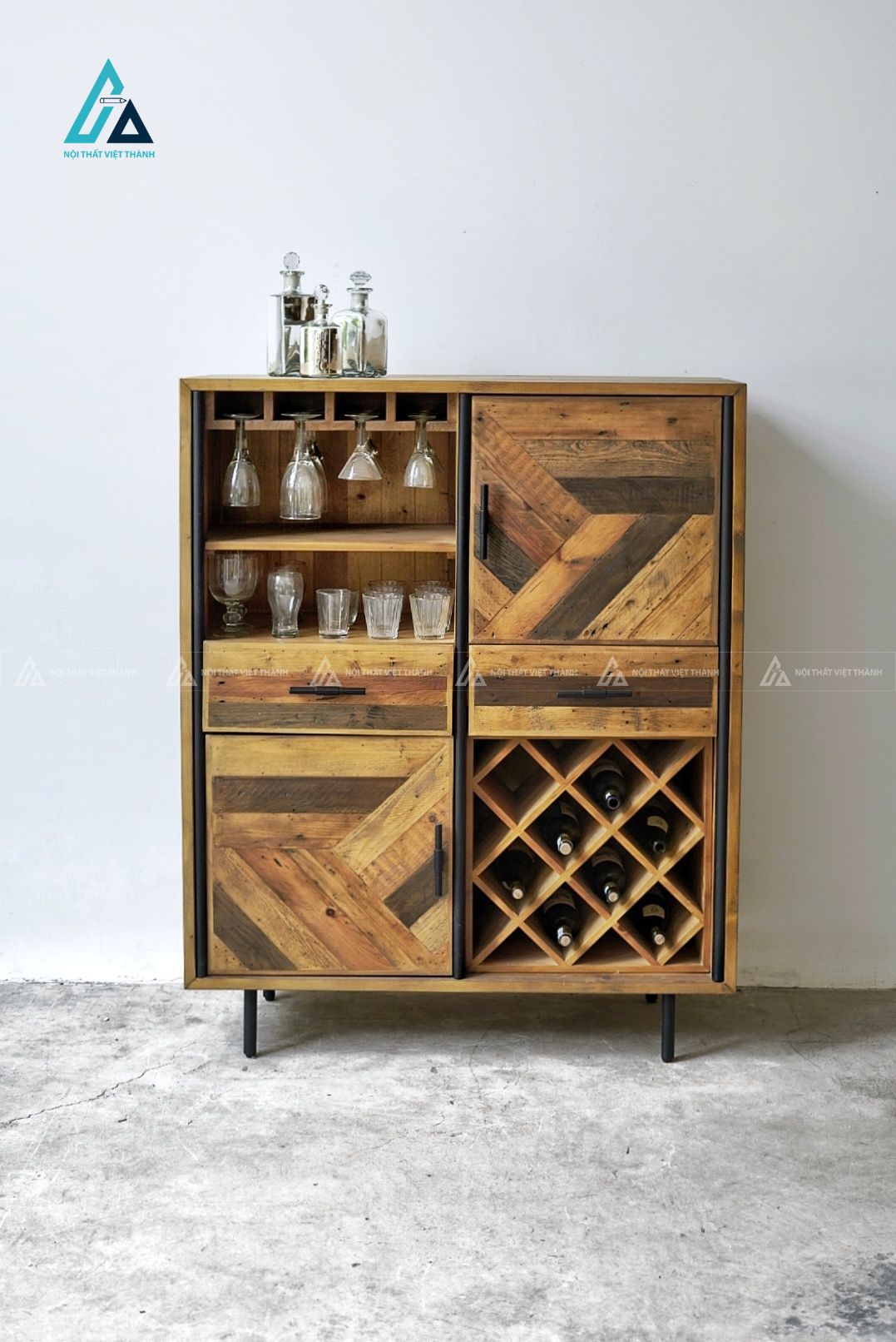 Tủ rượu đa năng tích hợp giá treo ly và khay trưng bày