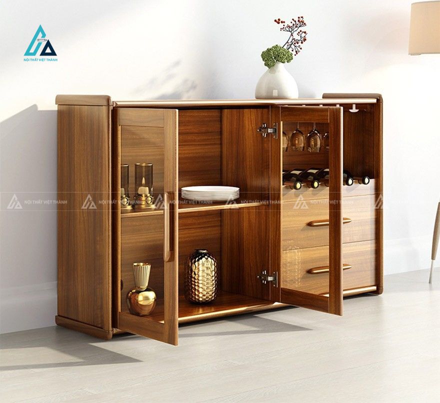 Tủ rượu dáng thấp tích hợp cánh kính trưng bày và giá treo ly đa năng 1