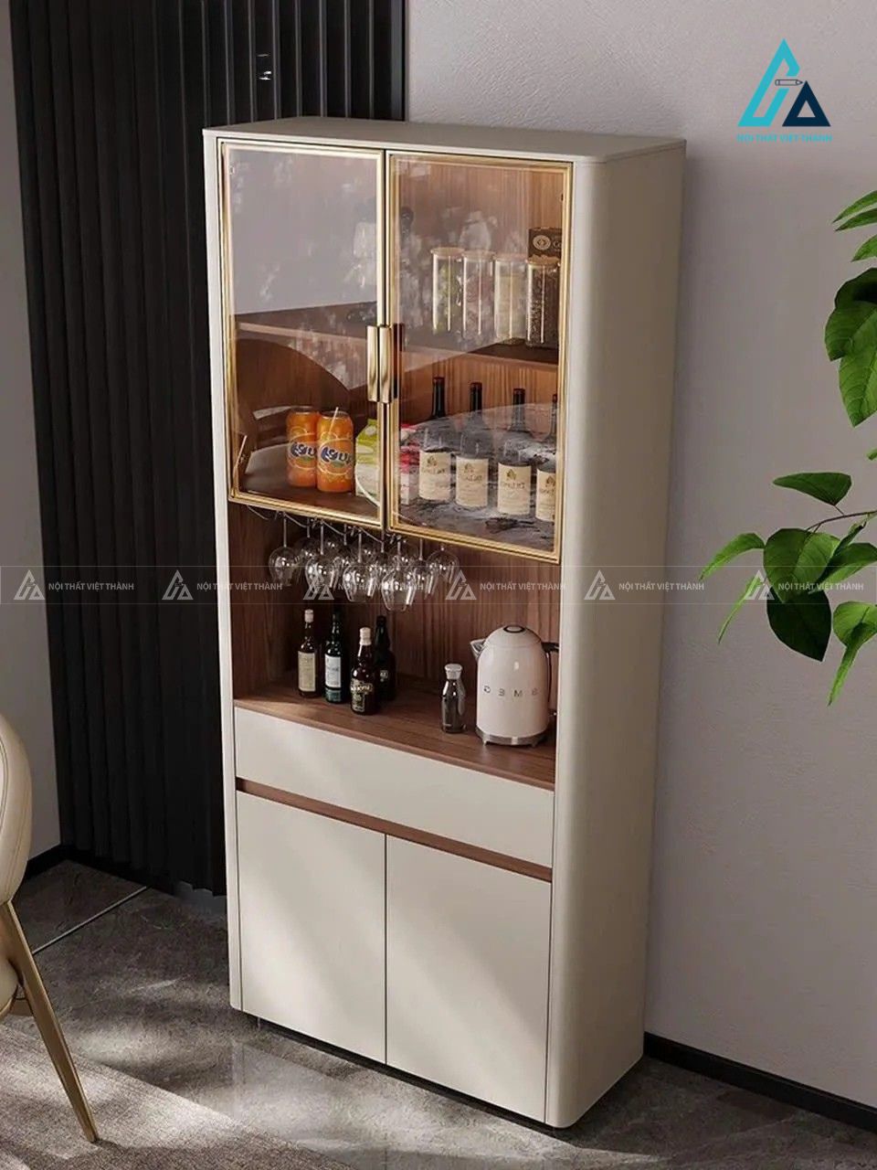 Tủ rượu mini thiết kế bề mặt tạo vân nổi phối tay nắm thanh kim loại 2
