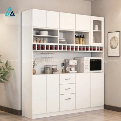 Tủ kệ trang trí nhiều ngăn có hàng ô vuông xếp chai nằm ngang 3
