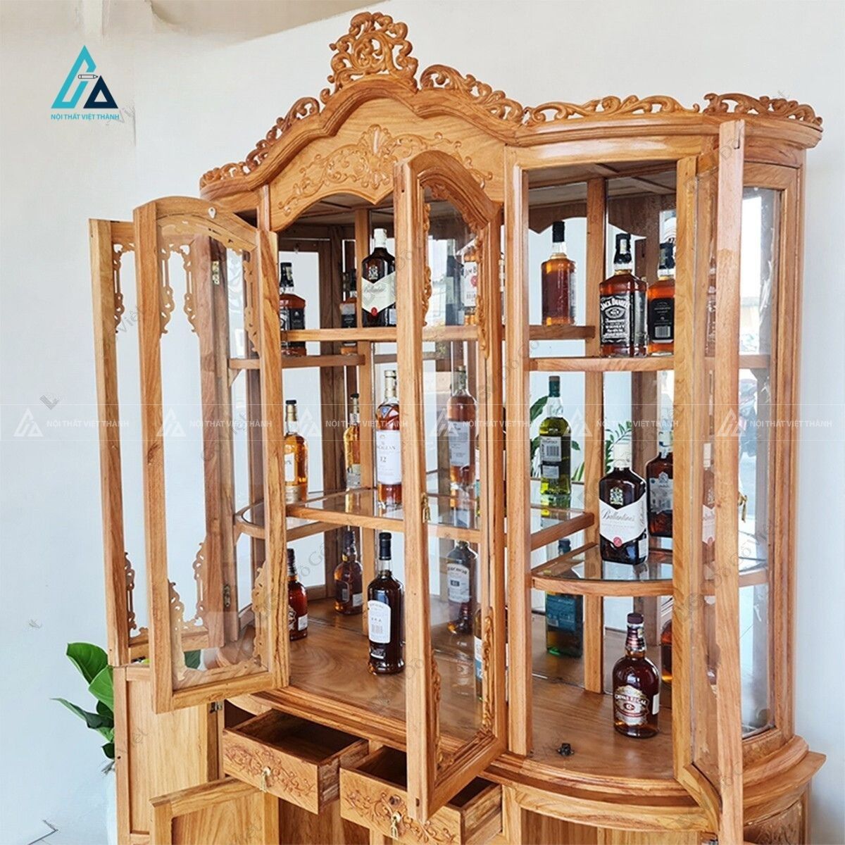 Tủ trưng bày cánh kính uốn cong tích hợp vương miện chạm trổ 6