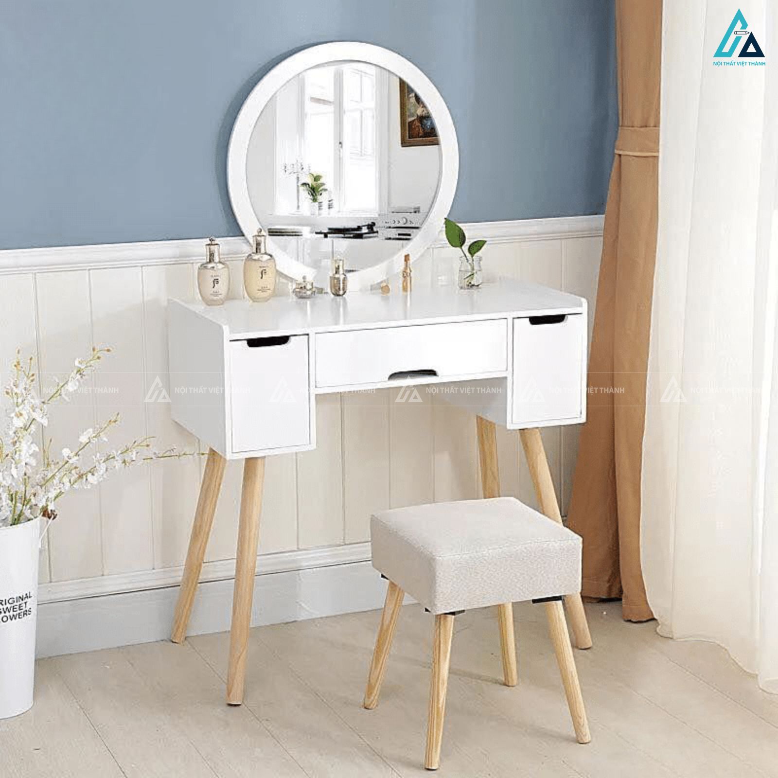 Mẫu bàn trang điểm gỗ mini tối giản cho phòng ngủ hiện đại 1