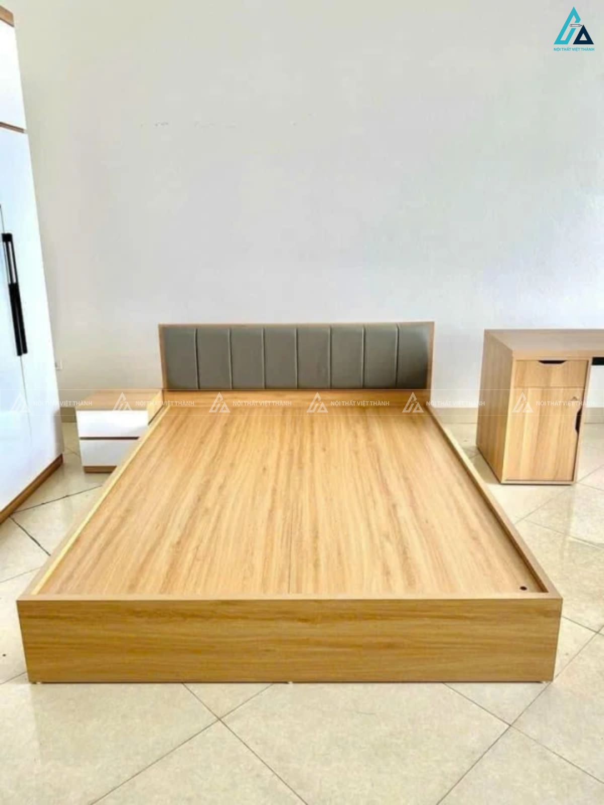 Giường gỗ công nghiệp bọc nệm đầu giường tối giản tiện nghi 2