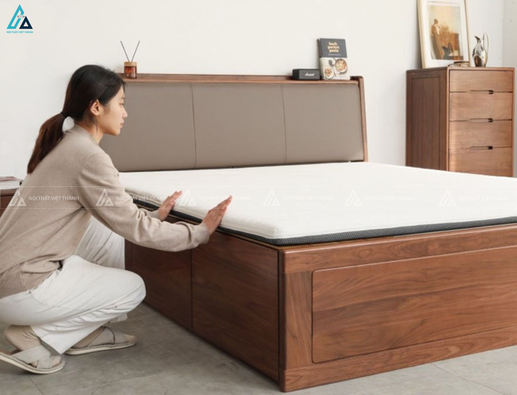 Giường ngủ gỗ tự nhiên bọc nệm phong cách tối giản sang trọng 5