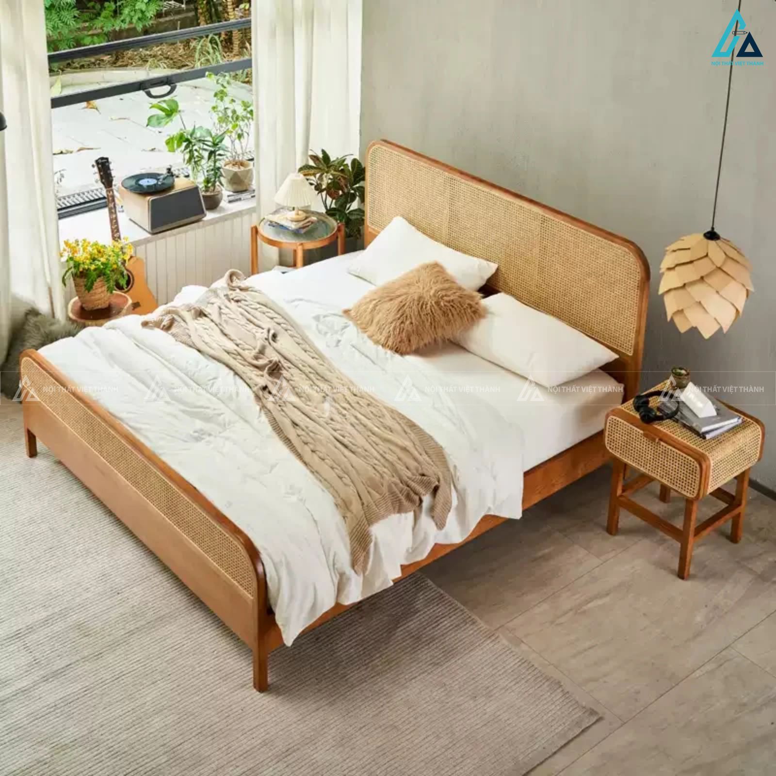 Giường ngủ gỗ tự nhiên kết hợp mây đan phong cách Indochine sang trọng 1