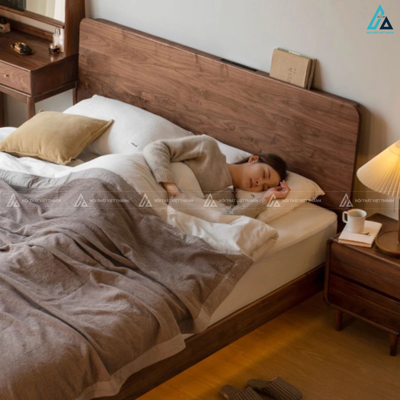 Mẫu giường gỗ tự nhiên chân ẩn độc đáo phong cách tinh tế 2