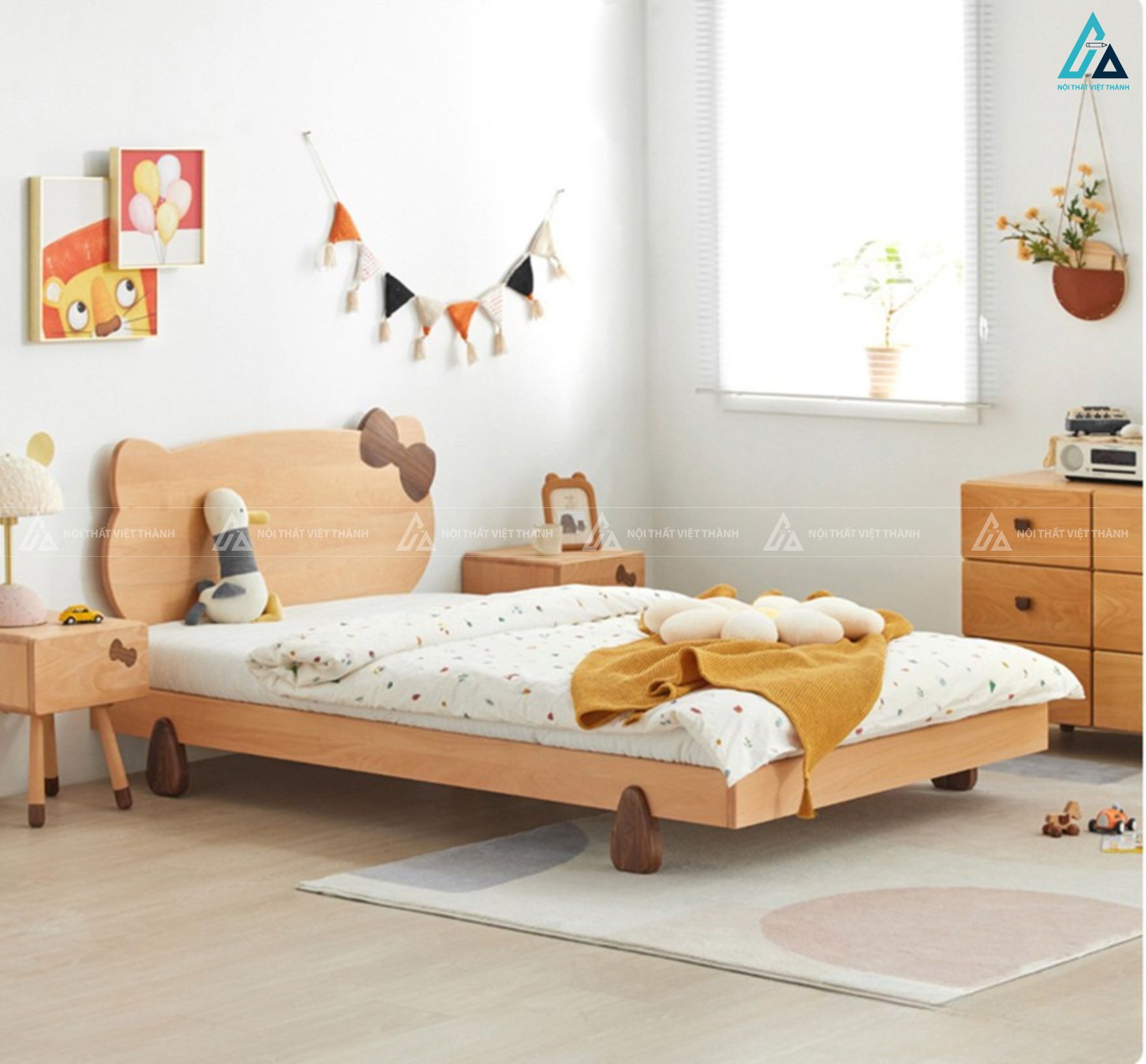 Giường gỗ tự nhiên thiết kế đầu giường hình gấu tinh nghịch 3