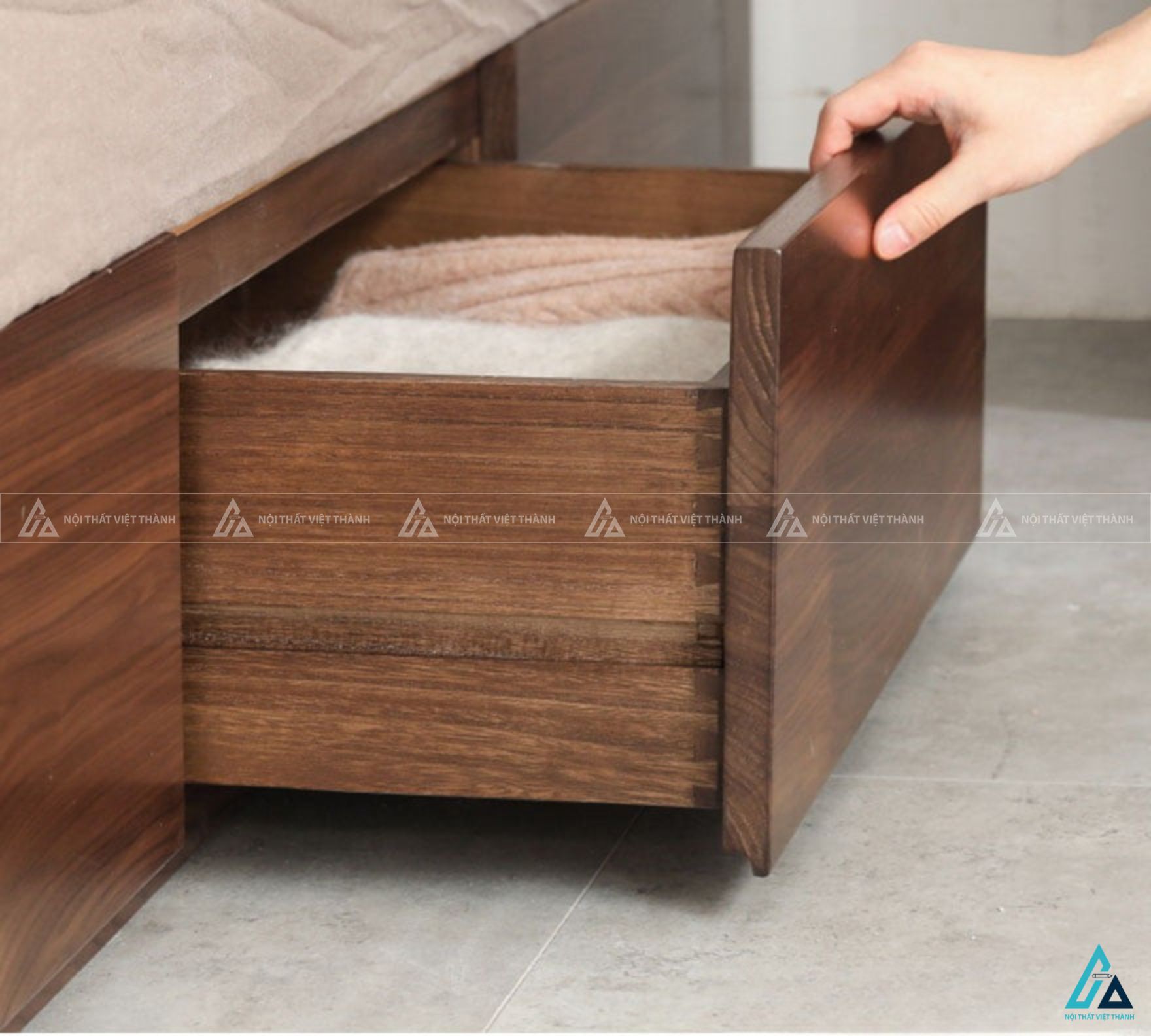 Giường ngủ gỗ tự nhiên bọc nệm phong cách tối giản sang trọng 4