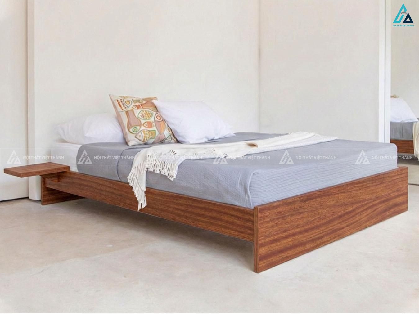 Giường gỗ tự nhiên cao cấp với kệ tab gắn liền tiết kiệm không gian 1
