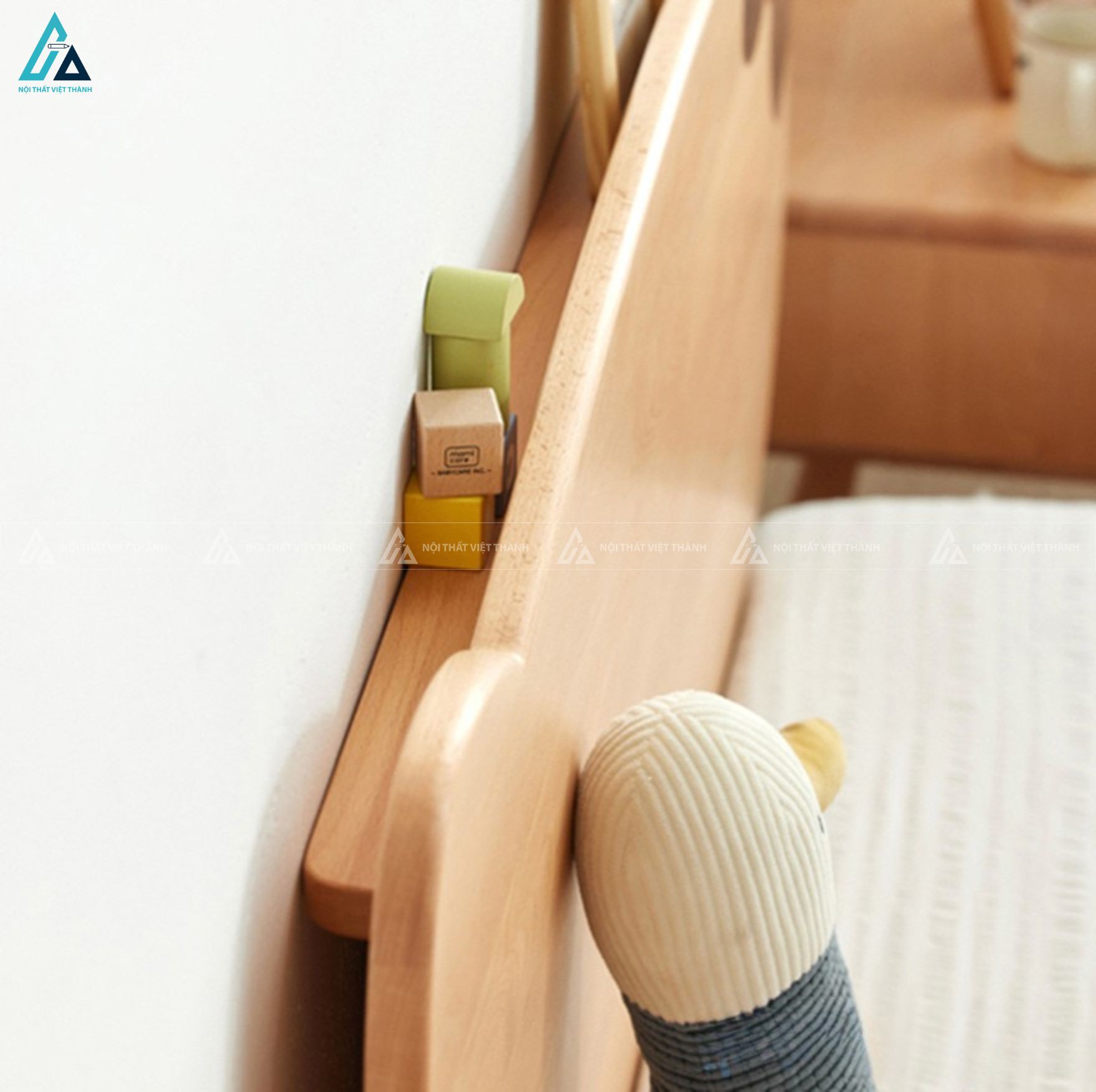 Giường gỗ tự nhiên thiết kế đầu giường hình gấu tinh nghịch 5