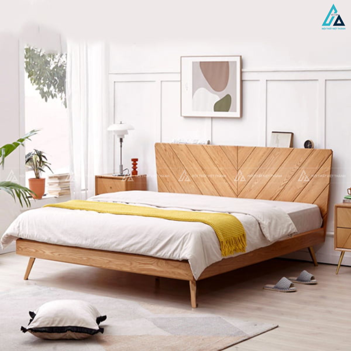 Mẫu giường gỗ tự nhiên thiết kế thông minh với đầu giường tiện ích 1