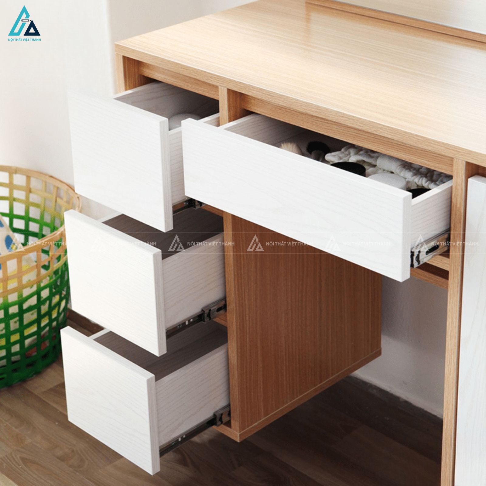 Mẫu bàn trang điểm gương lớn kiểu dáng hiện đại sang trọng bền đẹp 2