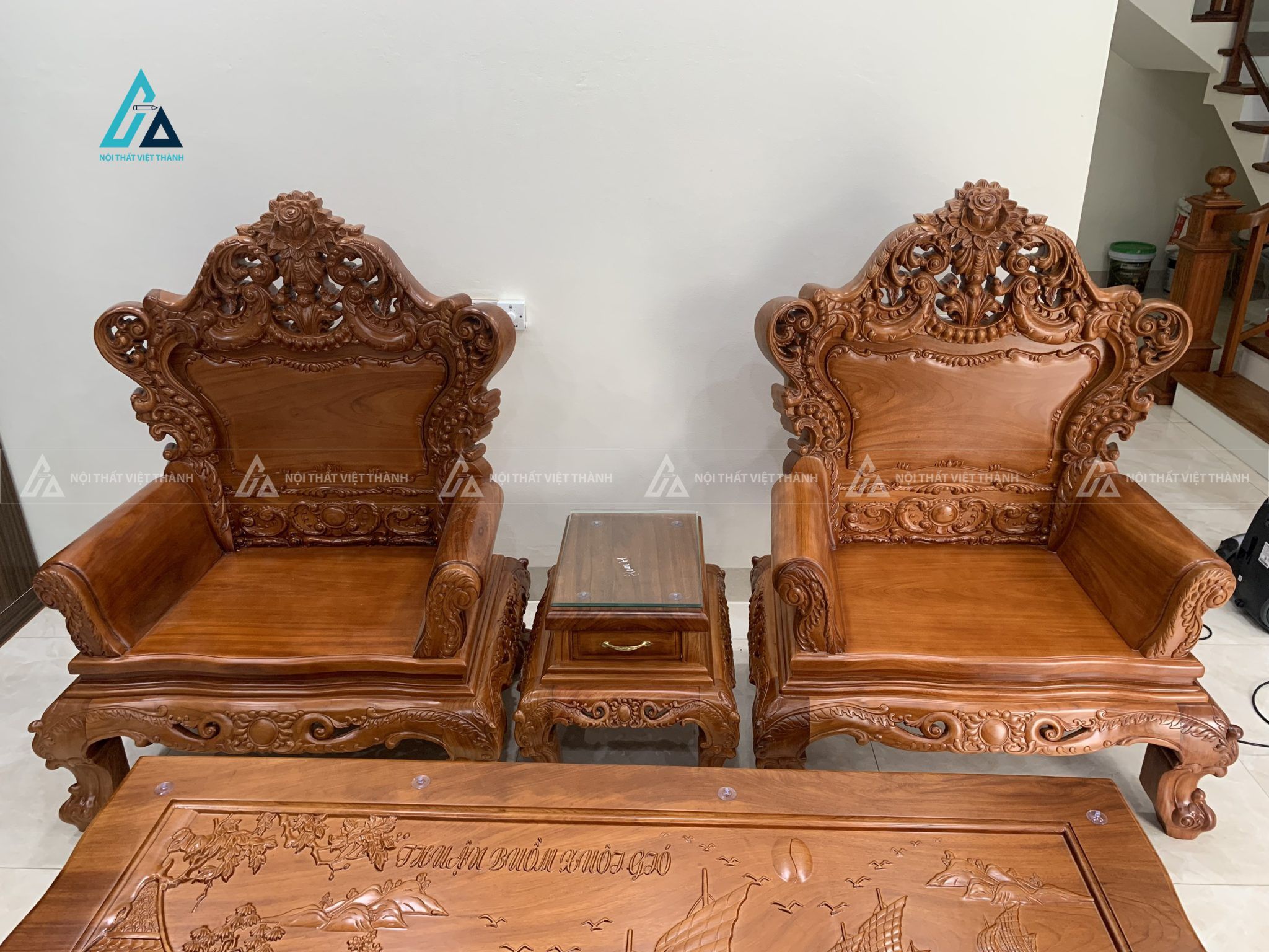 Bộ bàn ghế salon gỗ chạm khắc nghệ thuật cho không gian phòng khách 3