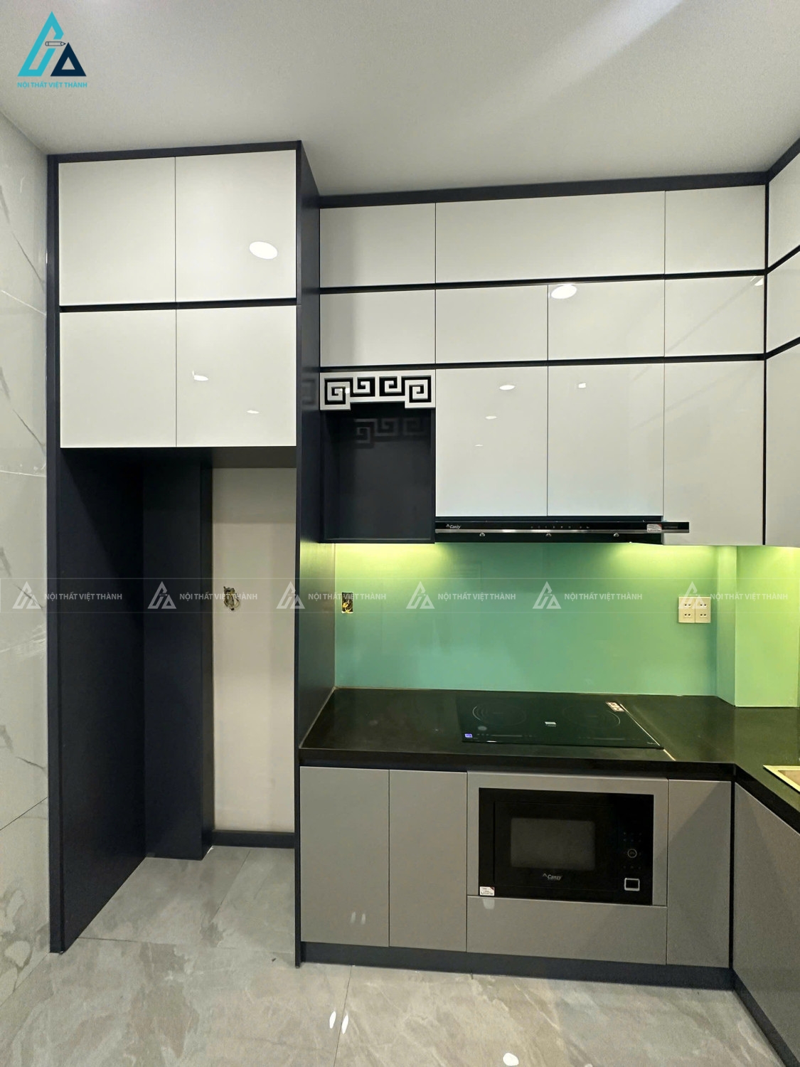 Mẫu tủ bếp chữ L acrylic cao cấp thiết kế thông minh đầy tiện nghi 1