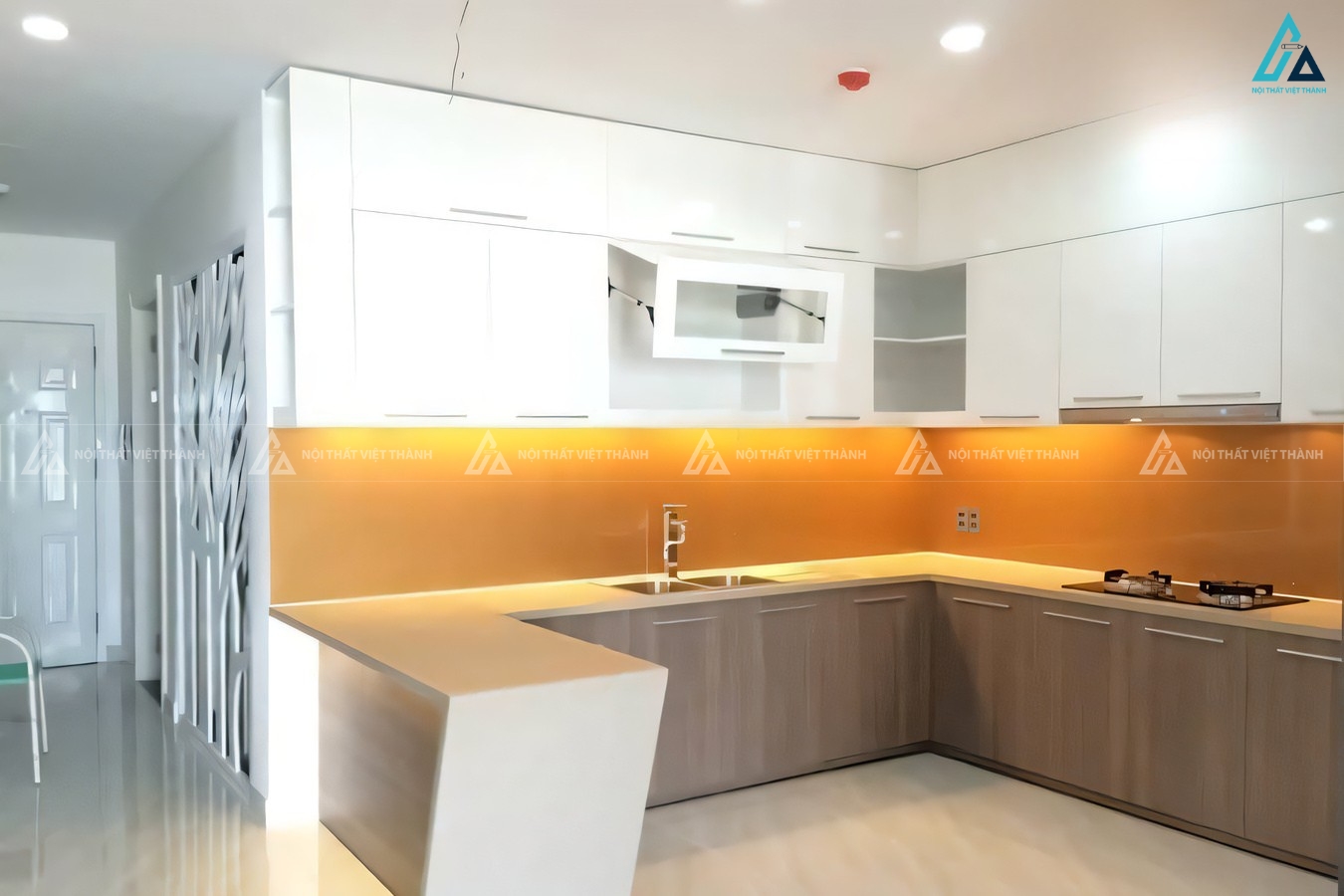 Tủ bếp acrylic hiện đại kết hợp vân gỗ sang trọng cho gian bếp 2