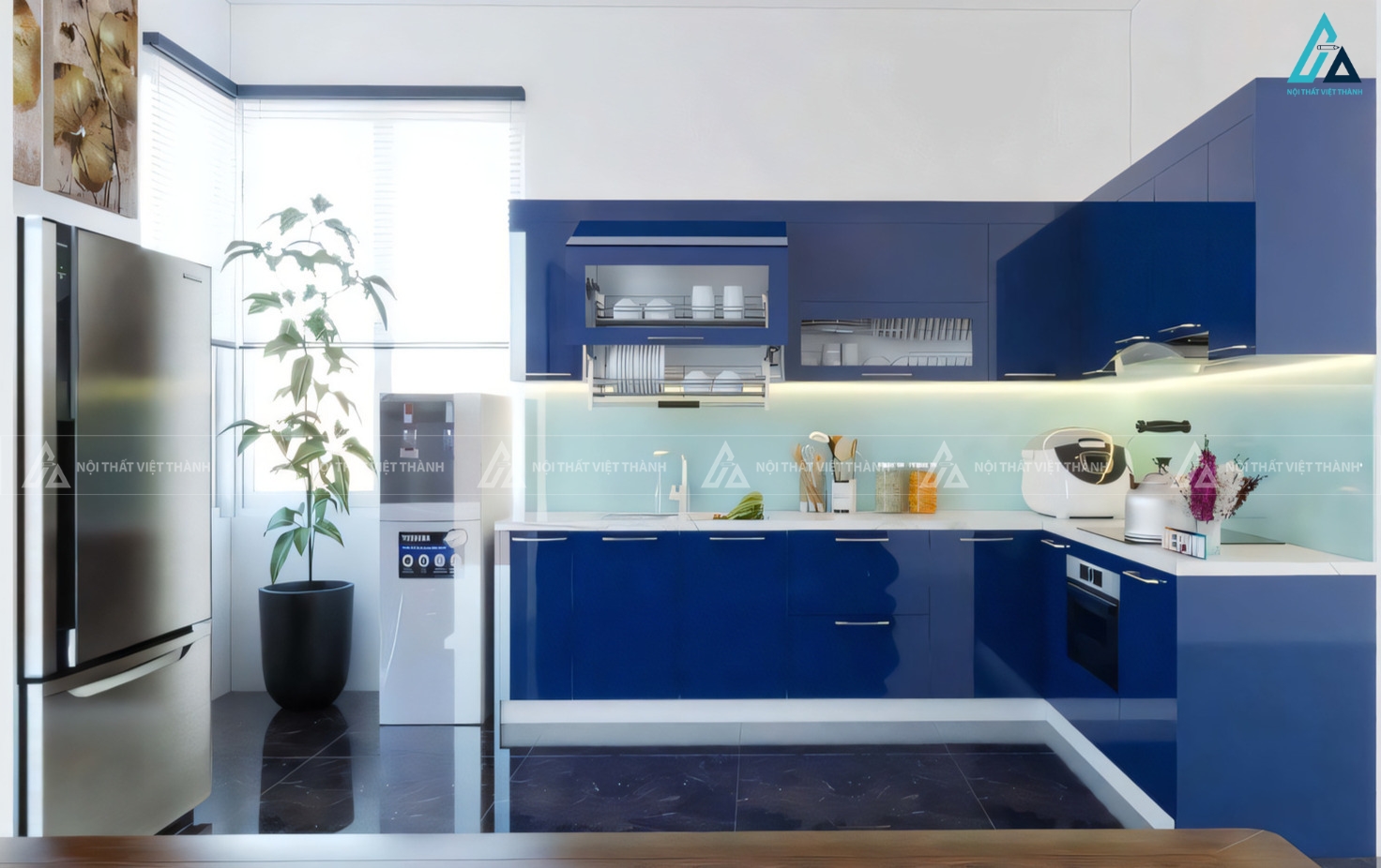 Tủ bếp acrylic xanh dương đậm sang trọng tạo điểm nhấn thu hút
