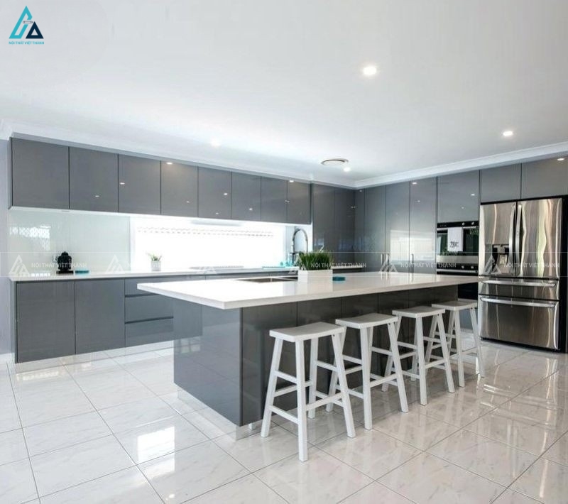 Tủ bếp acrylic bóng gương cao cấp tối ưu không gian bếp rộng rãi 1