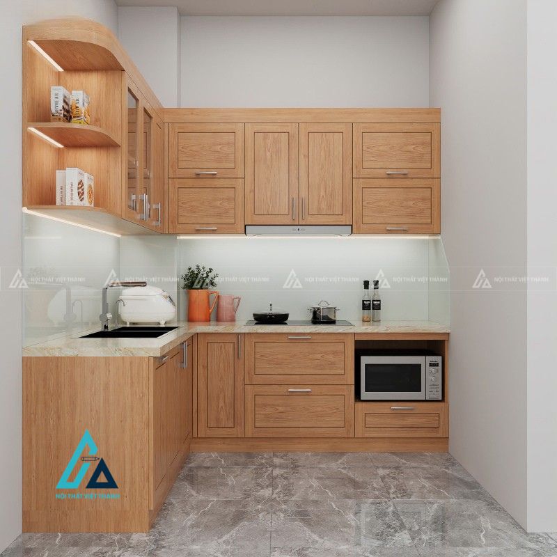 Tủ bếp gỗ tự nhiên nhỏ gọn có khoang chứa lò vi sóng tiện lợi