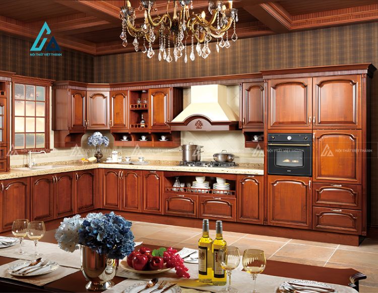 Tủ bếp gỗ tự nhiên tân cổ điển sang trọng cho không gian biệt thự 2