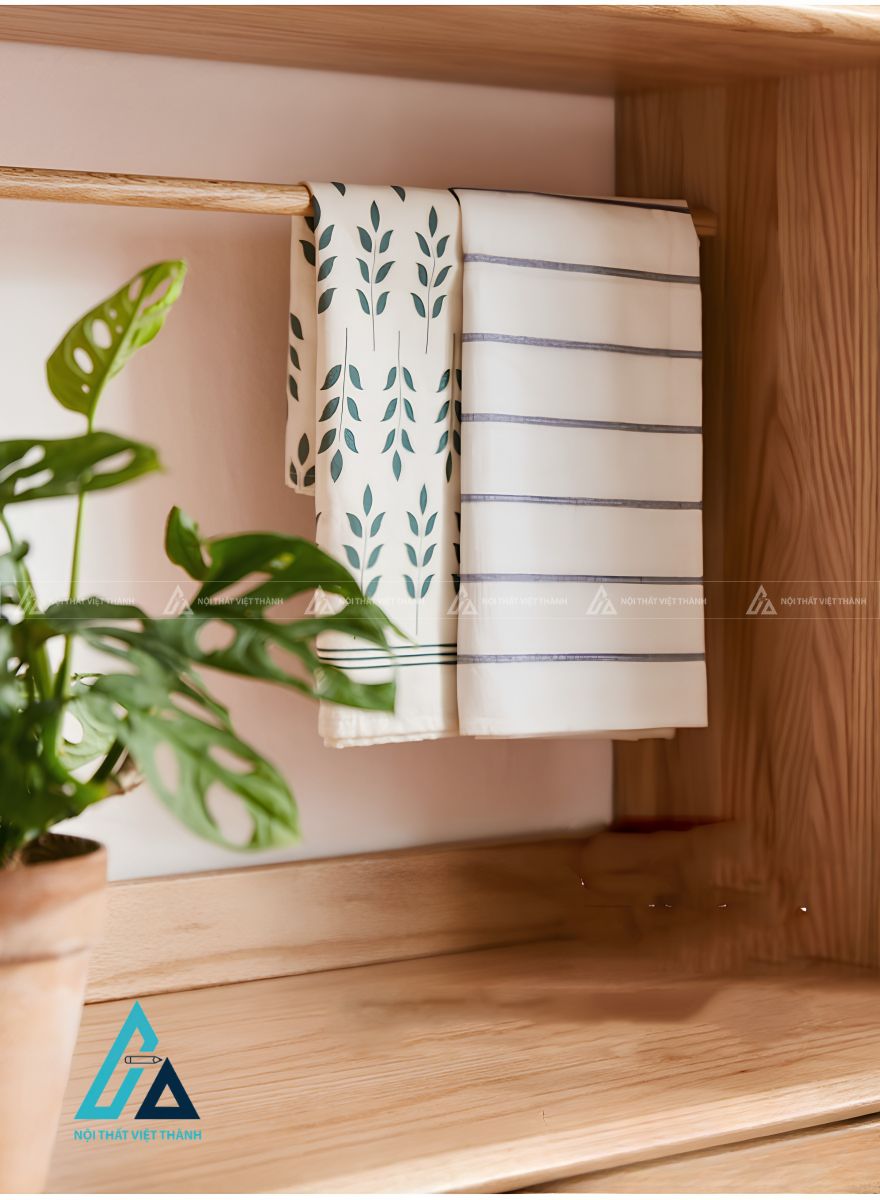 Tủ bếp gỗ tự nhiên đa năng kết hợp tủ kính và ngăn kéo tiện ích 4