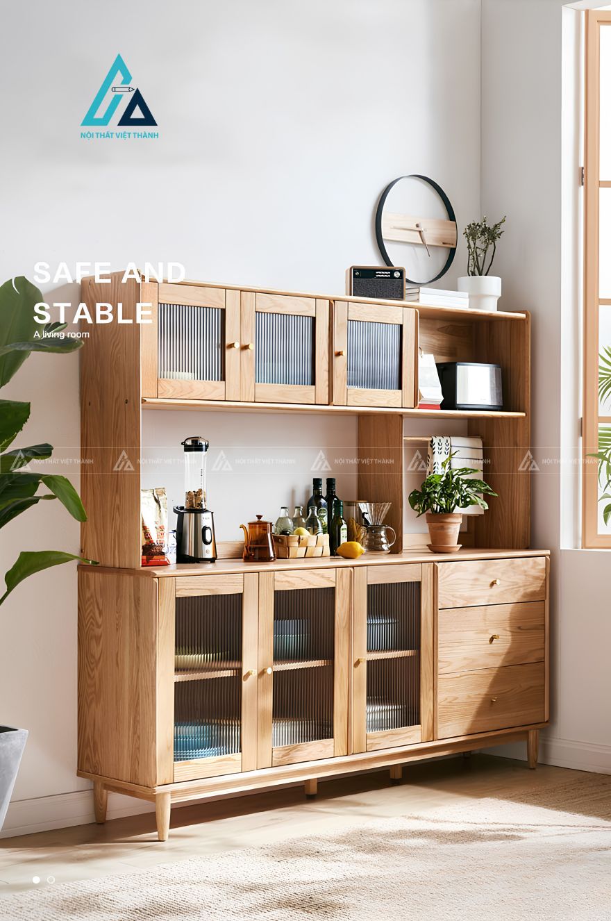 Tủ bếp gỗ tự nhiên đa năng kết hợp tủ kính và ngăn kéo tiện ích 6