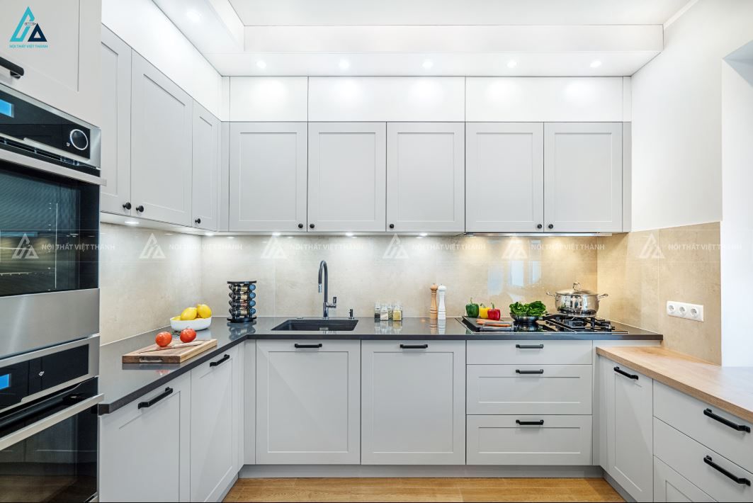 Tủ bếp mdf kiểu dáng tân cổ điển thanh lịch cho không gian bếp 1