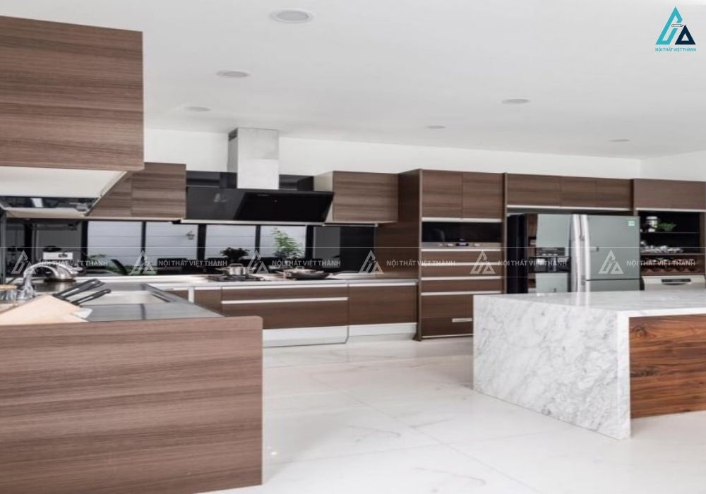 Tủ bếp mdf sang trọng kết hợp bàn đảo đá vân mây đẳng cấp 1