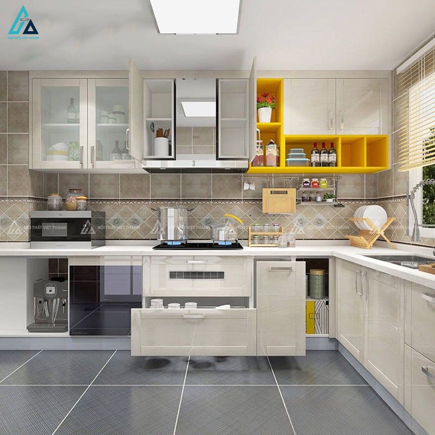 Bộ tủ bếp gỗ mdf chữ L vân gỗ sáng phối màu vàng độc đáo 2