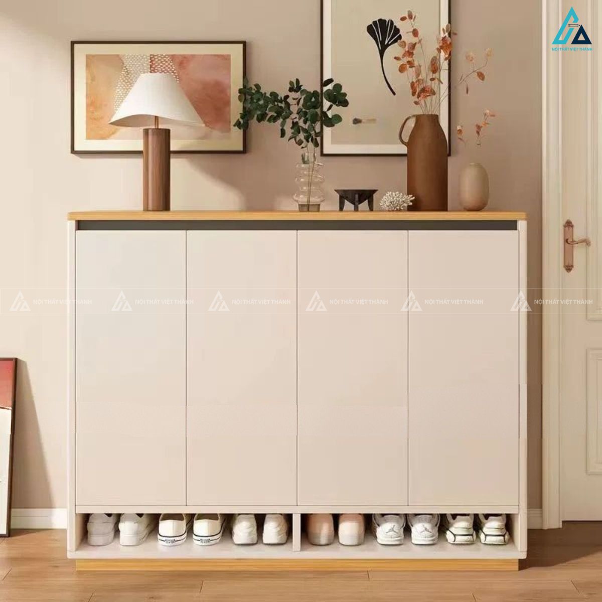 Tủ giày dép sang trọng với thiết kế ngăn kệ dưới gọn gàng