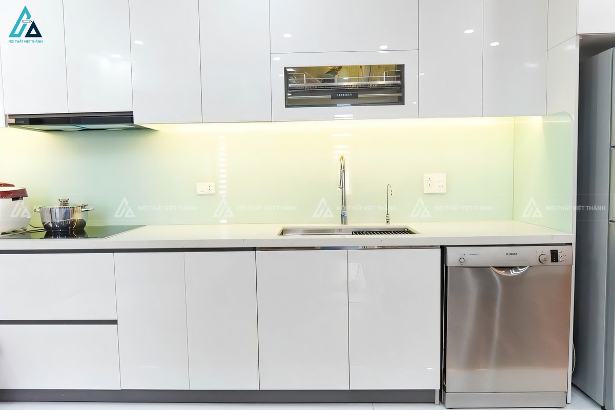 Mẫu tủ bếp acrylic chữ I sang trọng tối ưu không gian bếp 1
