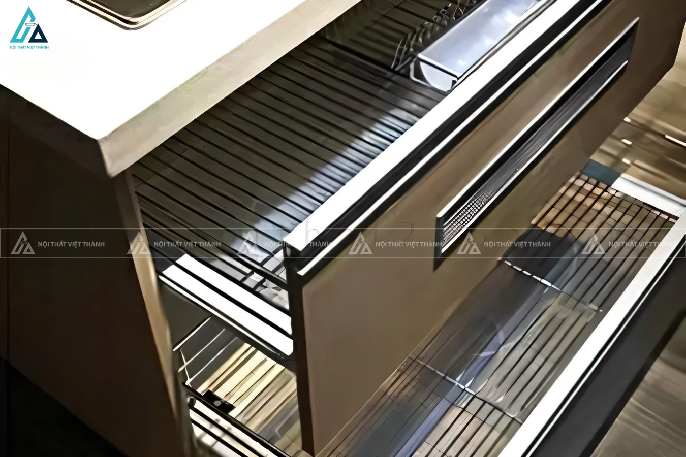 Mẫu tủ bếp gỗ công nghiệp cao cấp với bề mặt phẳng mịn tinh tế 1