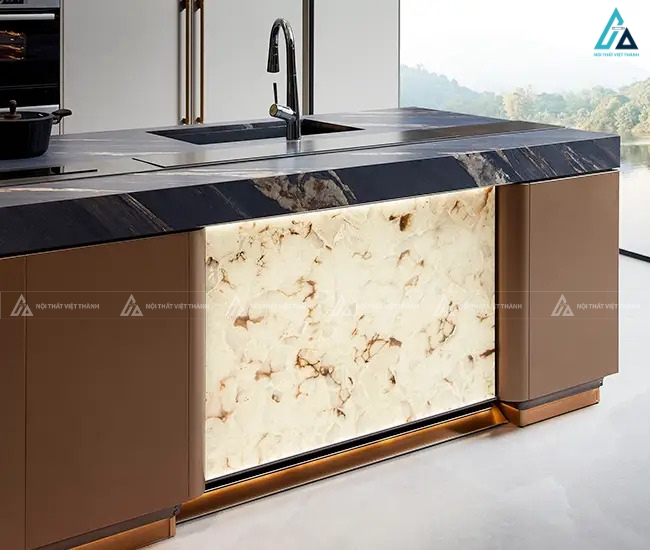 Bộ tủ bếp hiện đại phối màu tinh tế có kệ trang trí ấn tượng 3