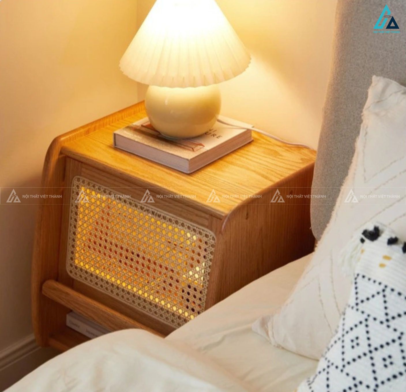 Tủ đầu giường hiện đại phối mây đan có đèn led trang trí 1