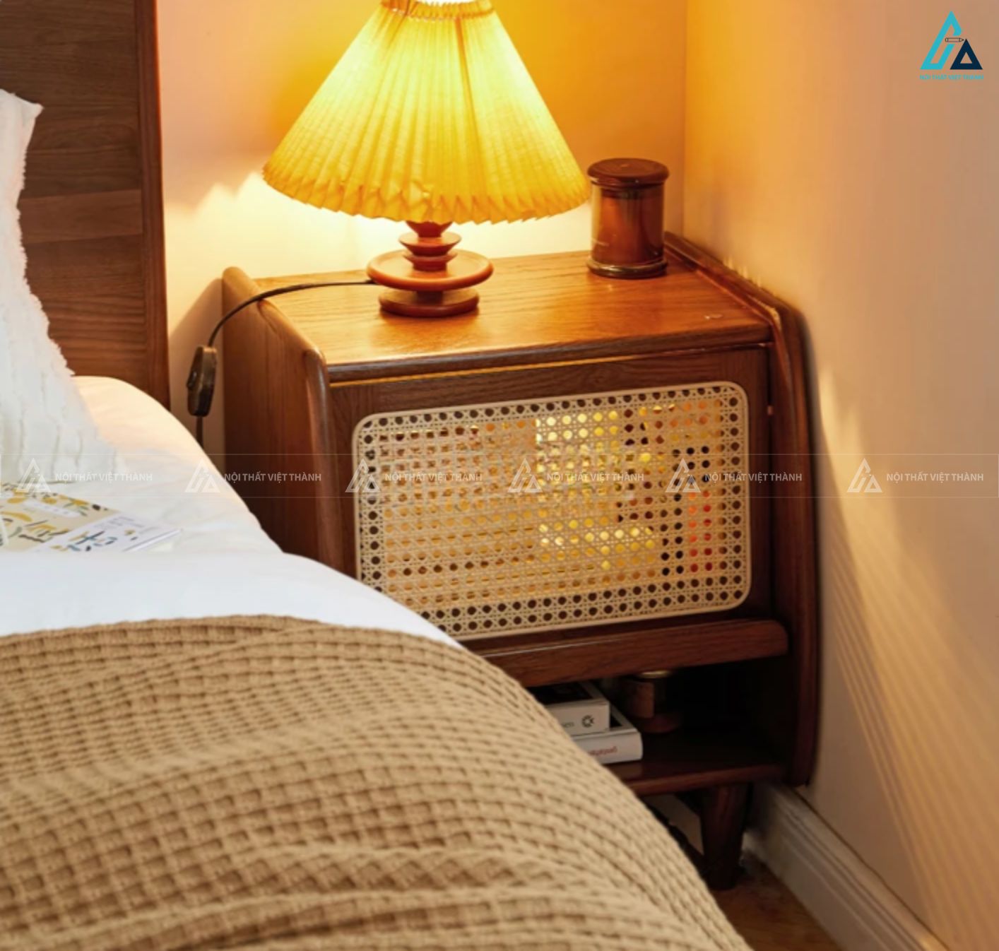 Tủ đầu giường hiện đại phối mây đan có đèn led trang trí 3