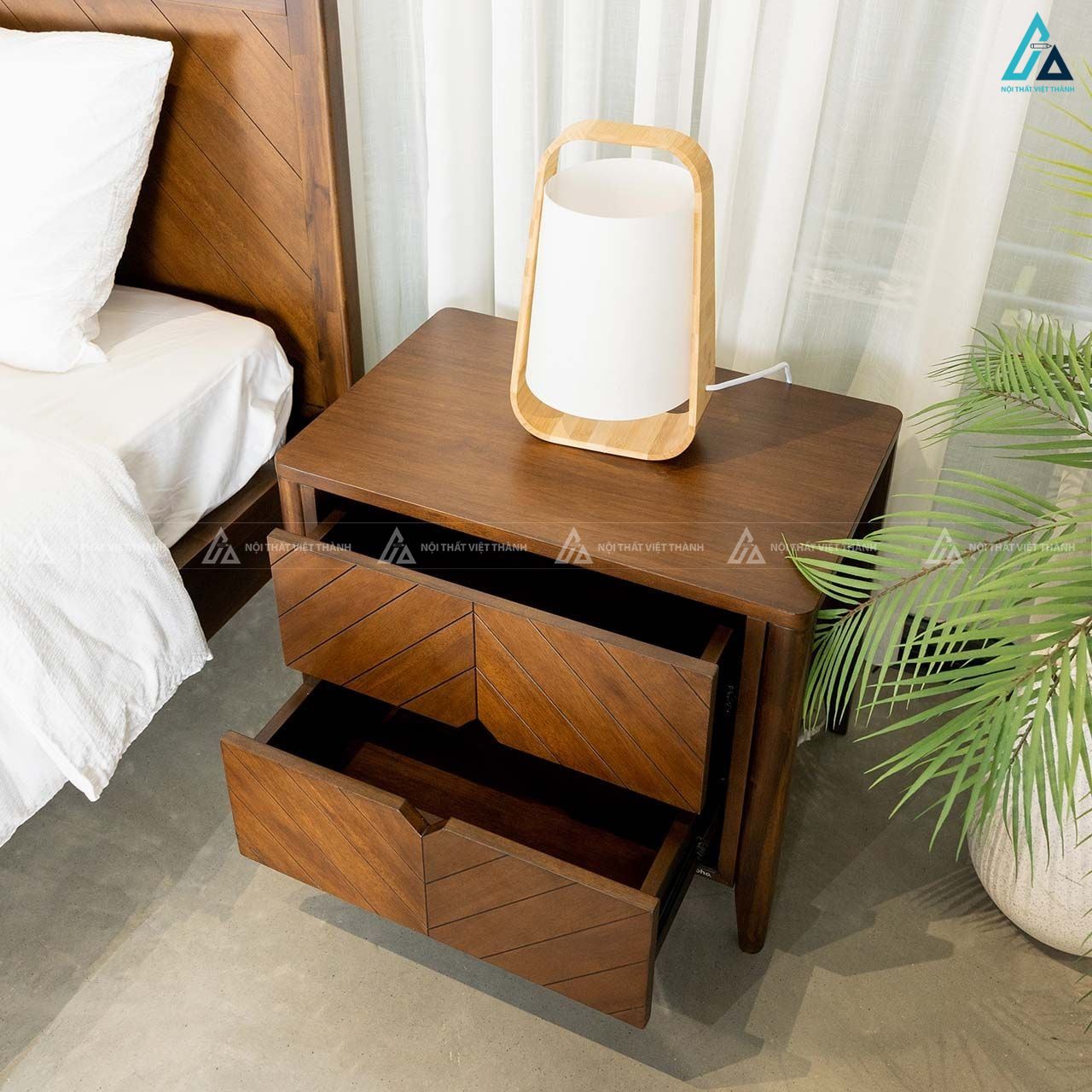Tủ đầu giường 2 ngăn kéo thiết kế họa tiết đường chéo sang trọng