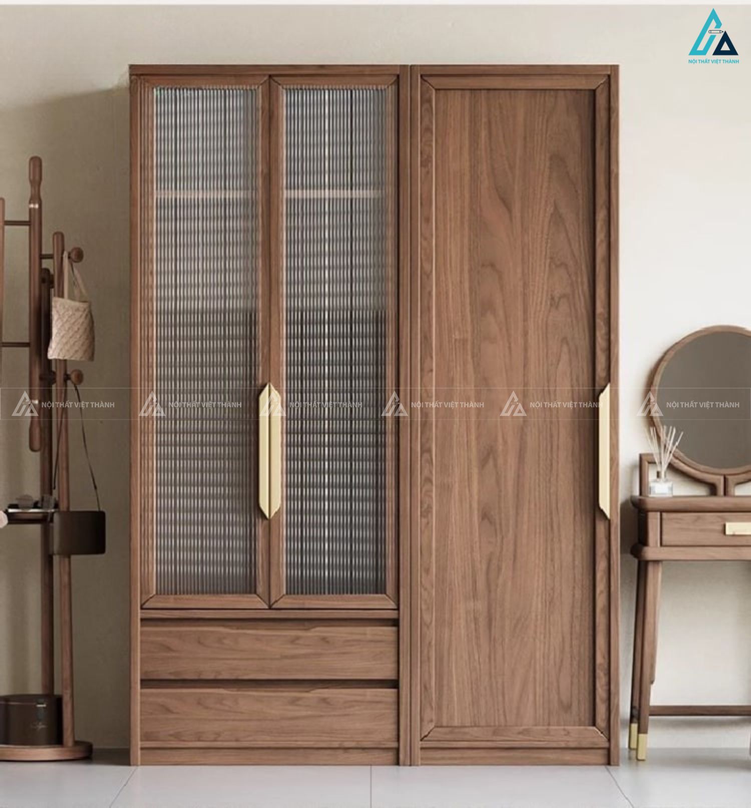 Tủ quần áo cánh kính sọc phối gỗ cao cấp phong cách tân cổ điển 3