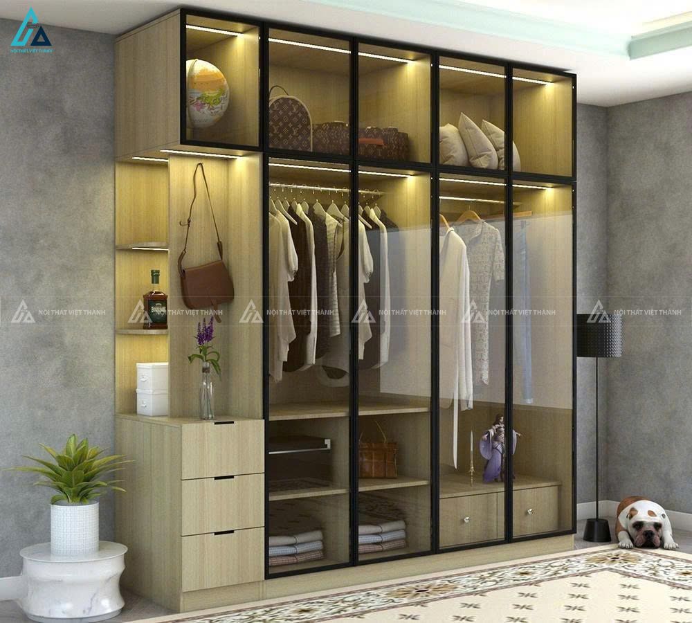 Tủ quần áo cánh kính trong suốt thiết kế kịch trần tiết kiệm diện tích 1