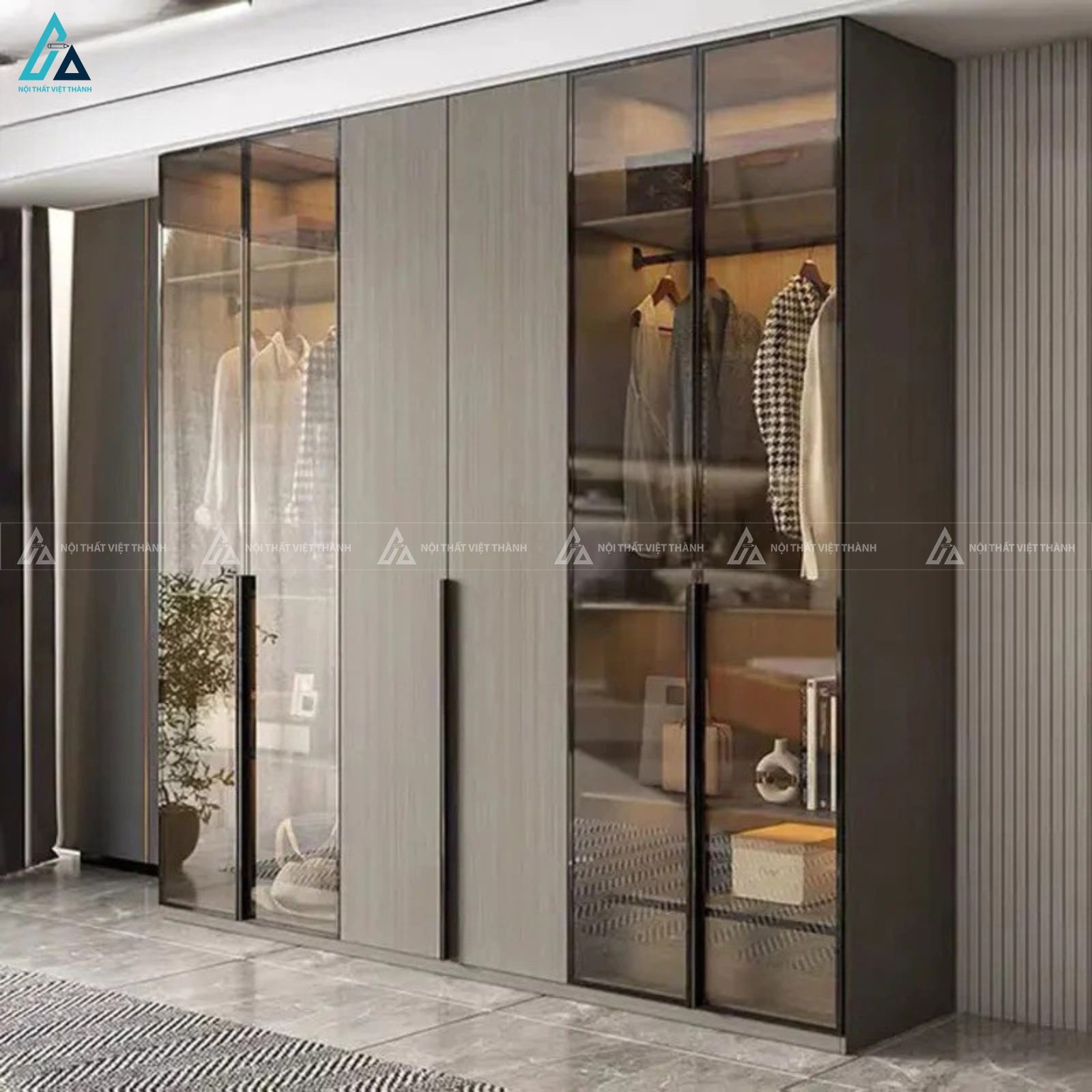 Tủ quần áo hiện đại cánh kính trong suốt phối gỗ vân sang trọng 1